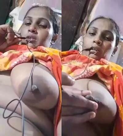 Desi village Muslim aunty nude videos showing big tits mms HD